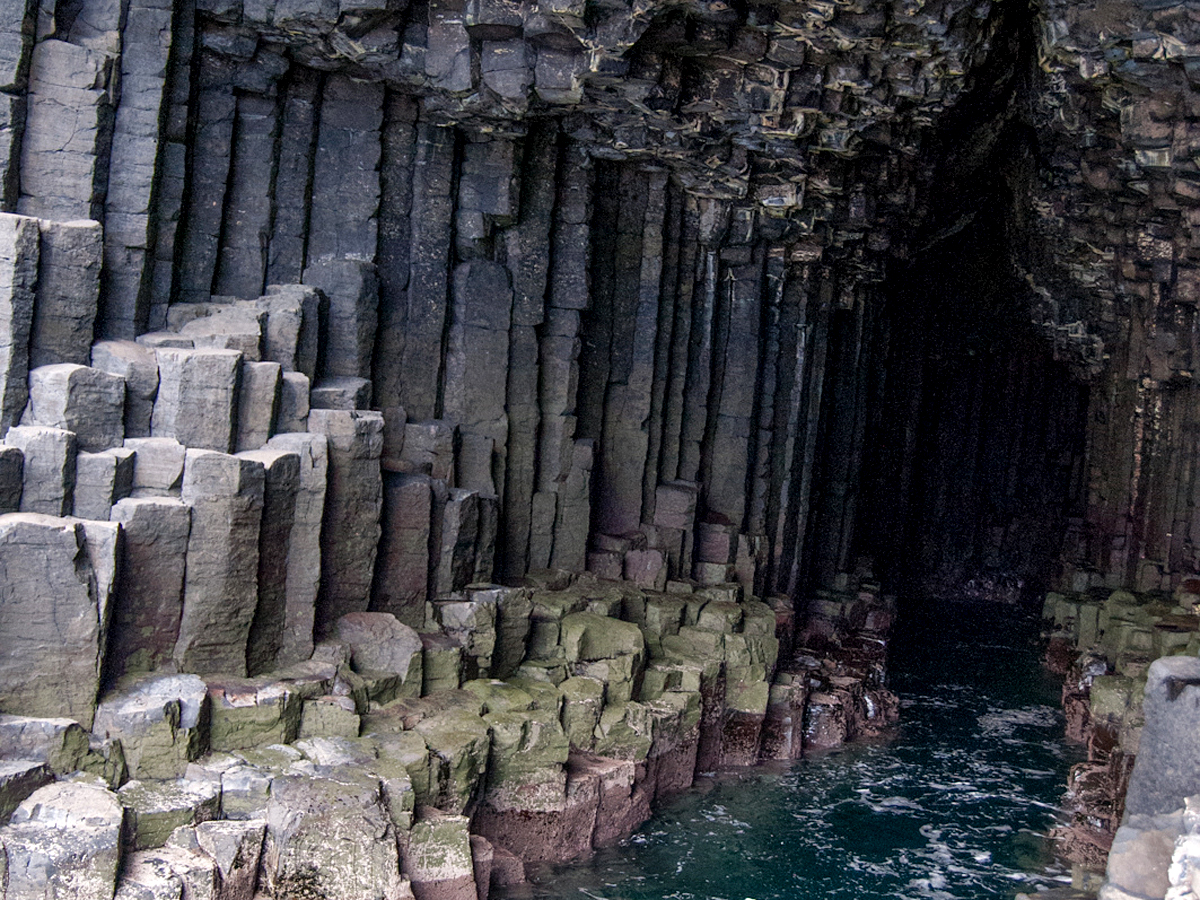 Фингалова пещера, остров Стаффа, Шотландия