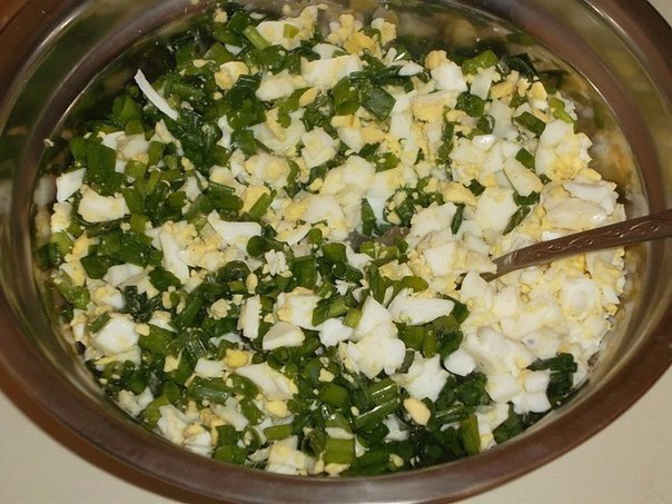Заливной пирог с зелёным луком и яйцом - рецепт